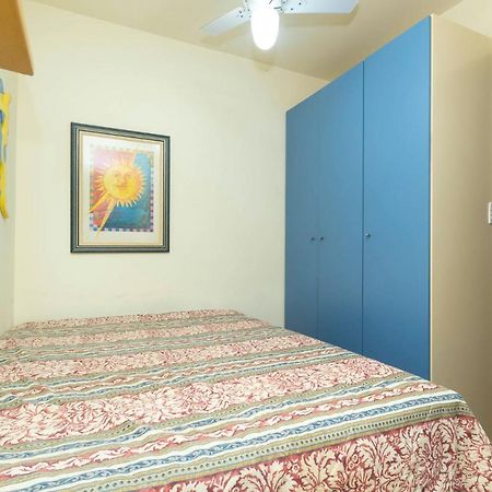 בומבינאס Apartamento Beira Mar Lateral Na Praia De Mariscal 2662 מראה חיצוני תמונה